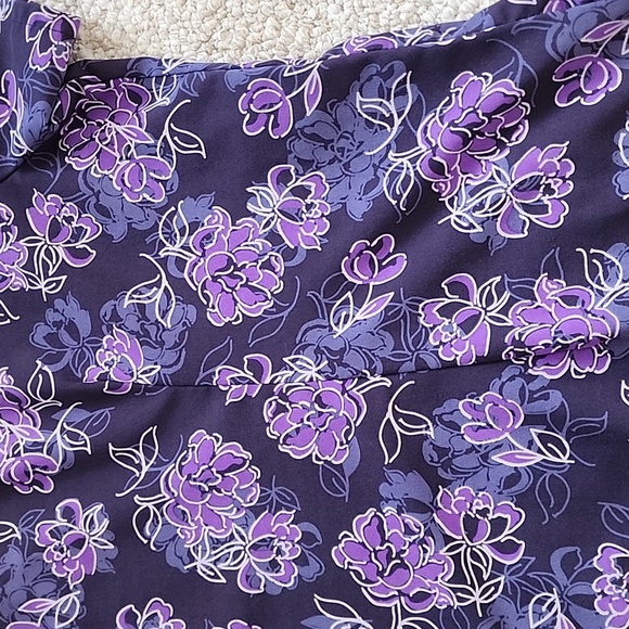 4 for $20 scrubs stretch v neck pocket top size L - Picture 8 of 8